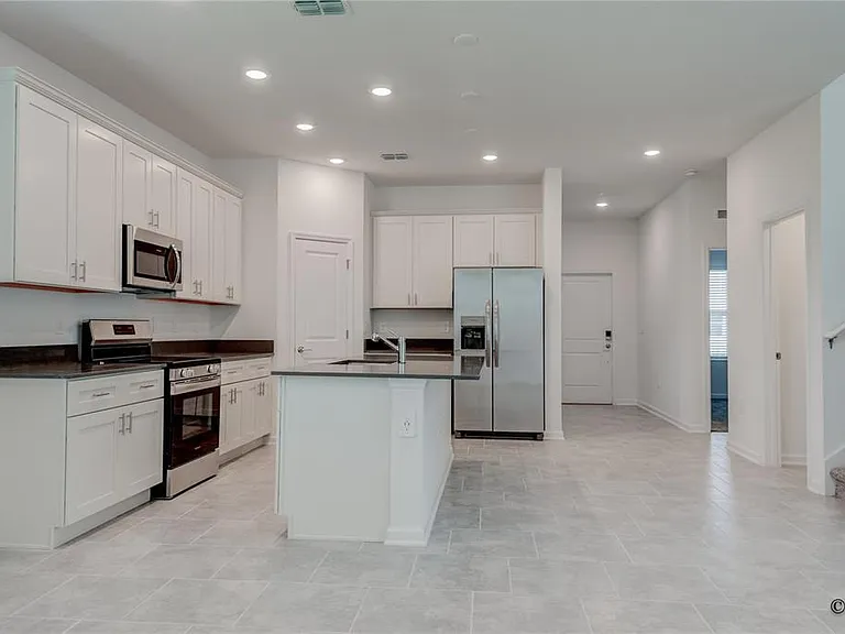 2207 Sweet Honey Ln — Photo 16