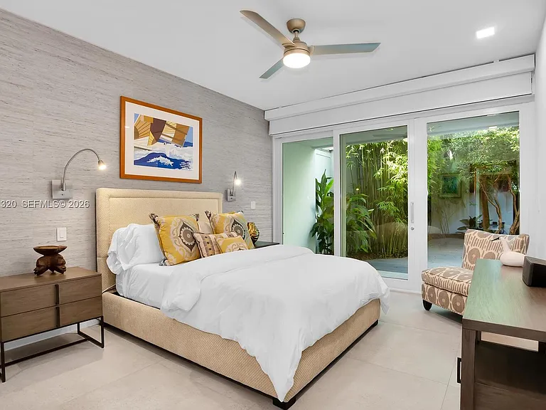2475 S Bayshore Dr — Photo 23