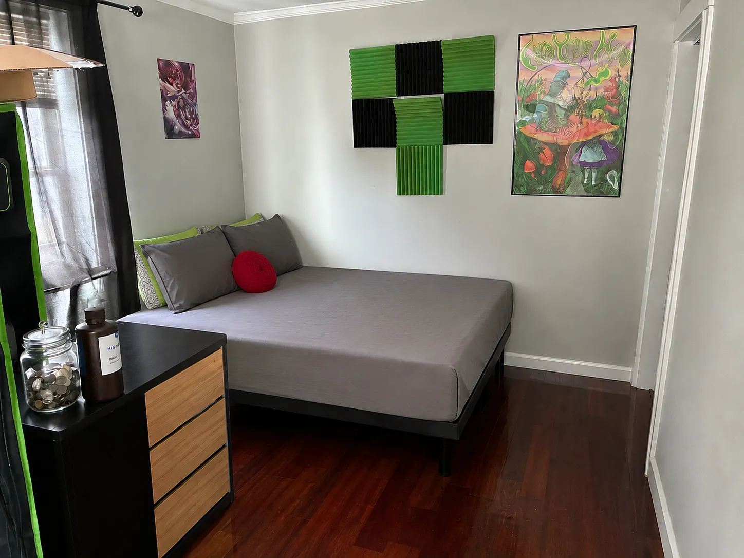 4 bed, 1600 sqft, $1,000 — Photo 2