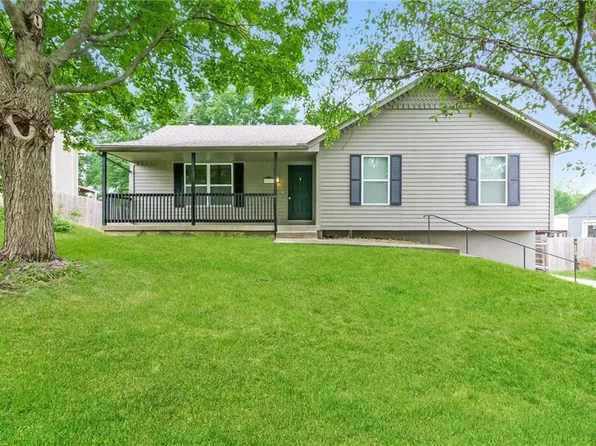 19107 E Roxsbury Ln, Independence, MO 64058