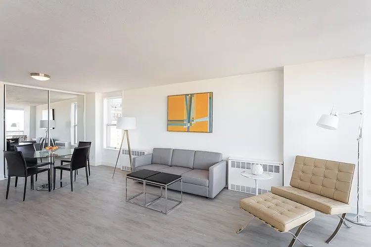 Crystal Tower Apartments — Photo 4