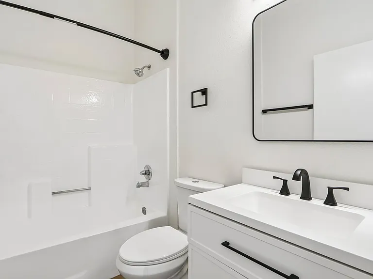 521 N Kenmore Ave #102 — Photo 10
