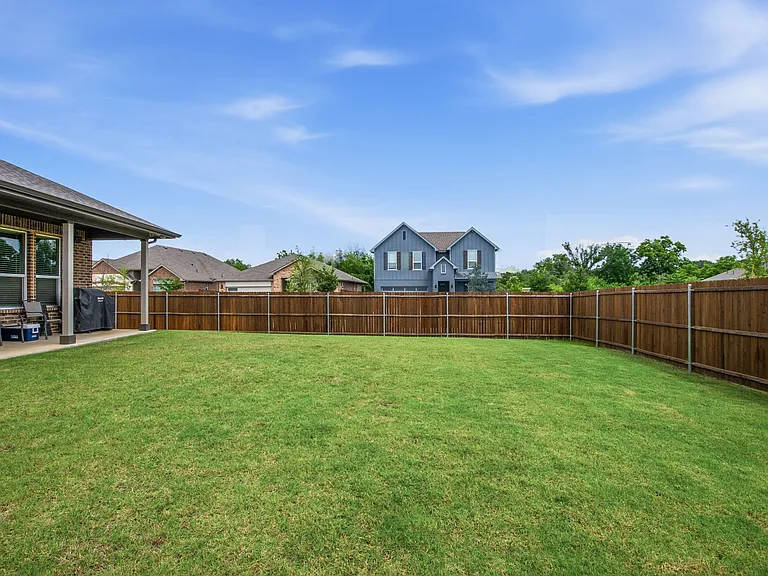 1501 Woodpecker St — Photo 36