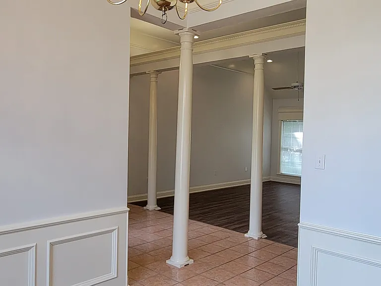 516 Windsor Dr — Photo 7