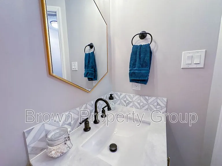 5813 Bacarro Pl — Photo 17