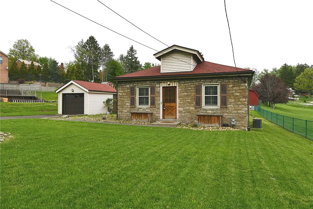 4529 Gardenville Rd photo 1