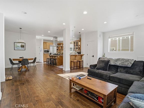 5th image of 879 Islay St