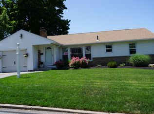 140 Turner Ave, Cranston, RI 02920