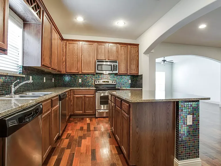 2934 Forest Park Blvd — Photo 6