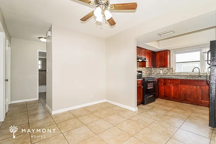 1733 Ragland Ave — Photo 7
