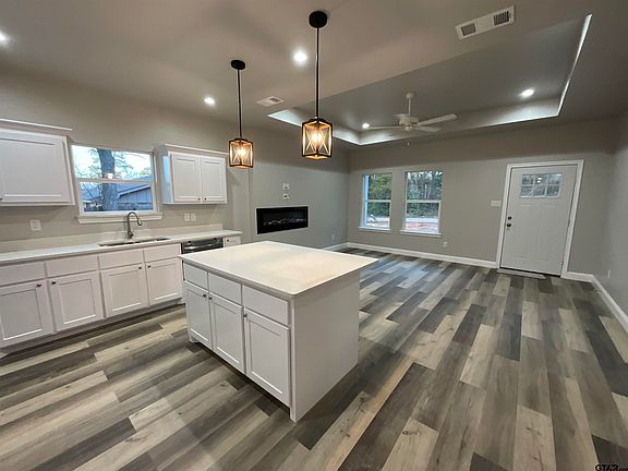 5th image of 126 Mowery Ln