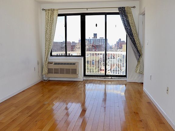 3rd image of 8726 175th St APT 7D