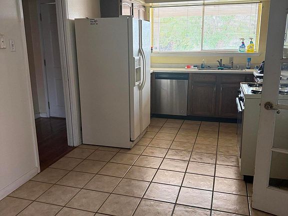 5th image of 9417 Falkirk Ave