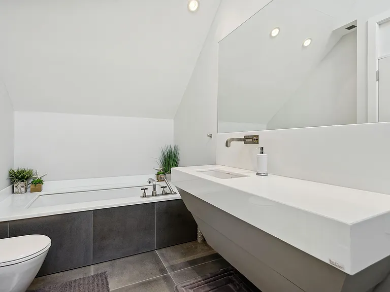 10 Leland Ln #37 — Photo 12