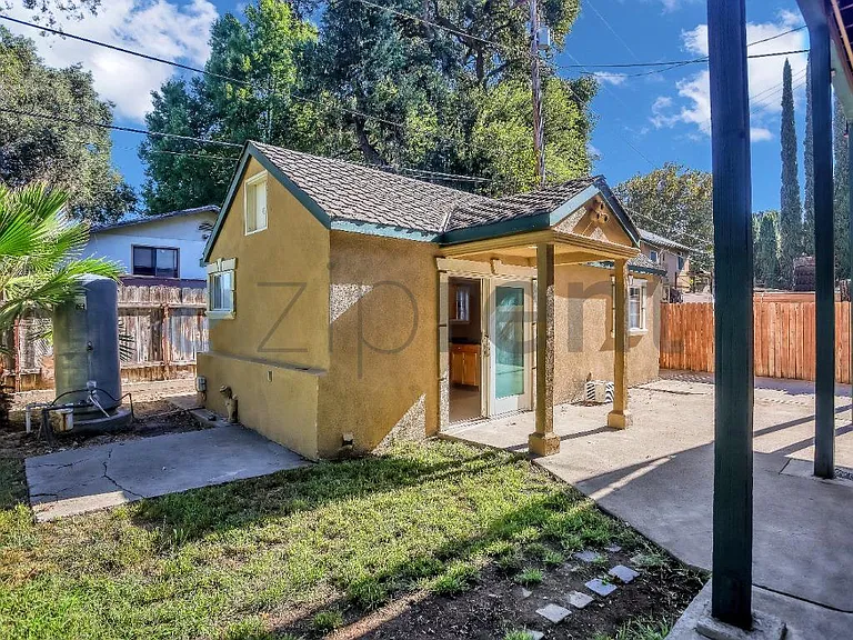 867 E Willow Ave — Photo 20