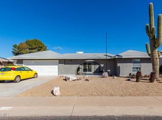 10402 W Twin Oaks Dr, Sun City, AZ 85351