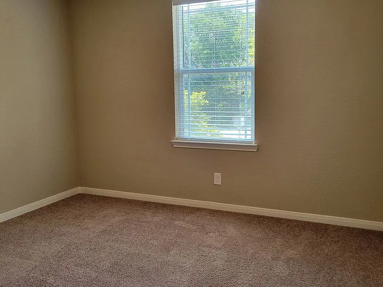 105 Stone Canyon Ct — Photo 17