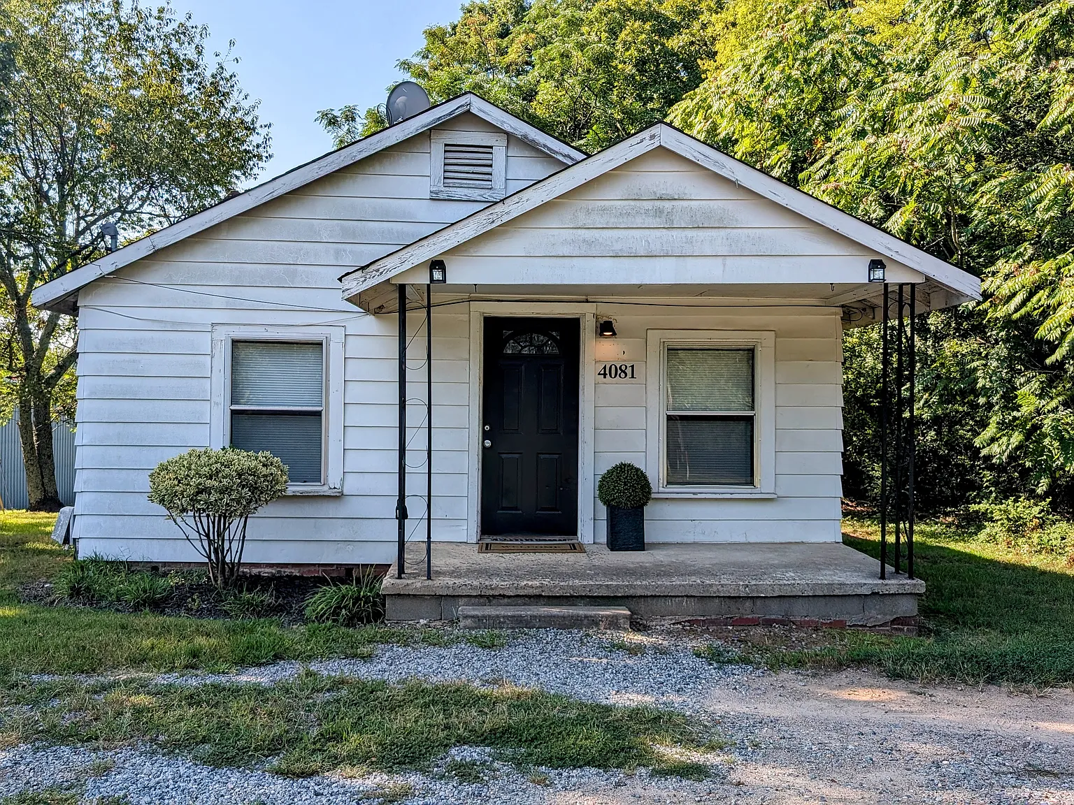 2 bed, 700 sqft, $1,075 — Photo 1