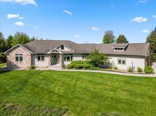 2297 Deer Ridge Ct, Carlock, IL 61725