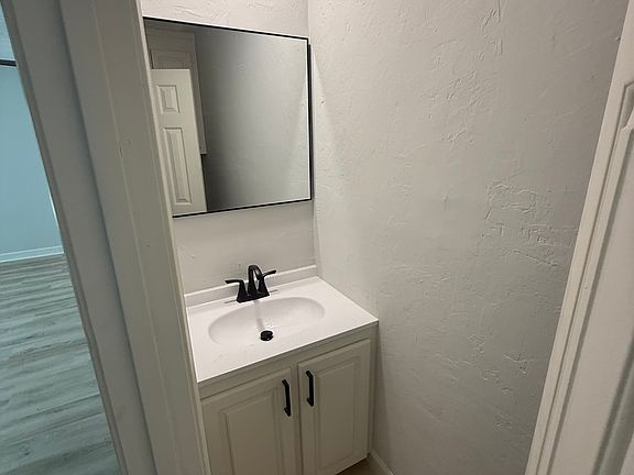 5th image of 109 Park Ln