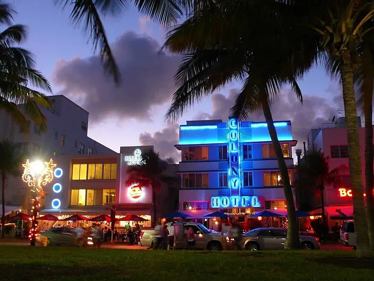 Ocean Dr — Photo 38