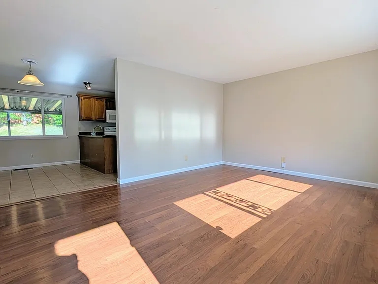 3356 Clemens Dr — Photo 3