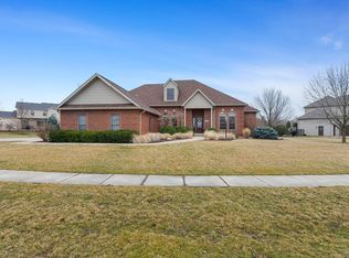 1202 Alydar Dr, Mahomet, IL