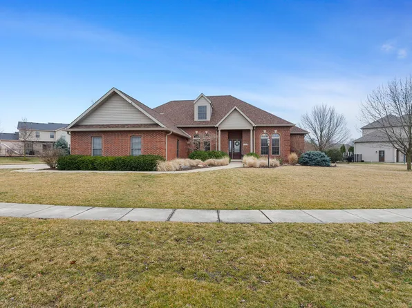 1202 Alydar Dr, Mahomet, IL 61853