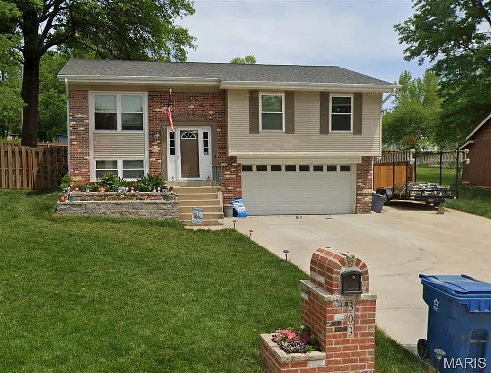 303 Croydon Ln photo 1