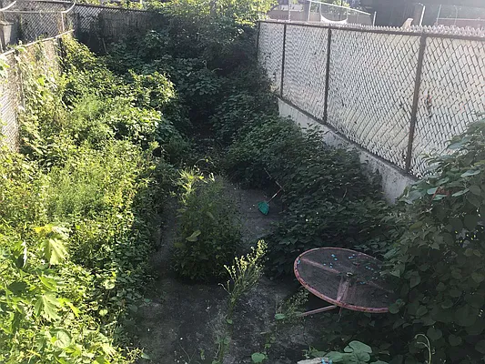 Rented by Premier Metro Realty Corp | media 33