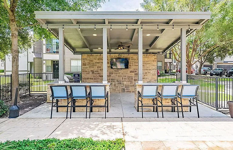 Bala Woods at Kingwood Apartments — Photo 18