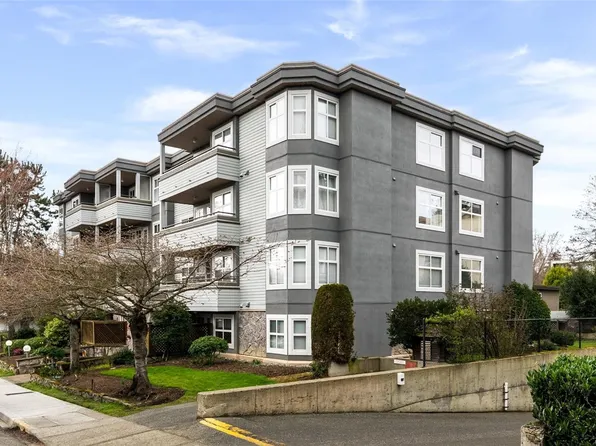 1580 Christmas Ave #403, Saanich, BC V8P 2X2