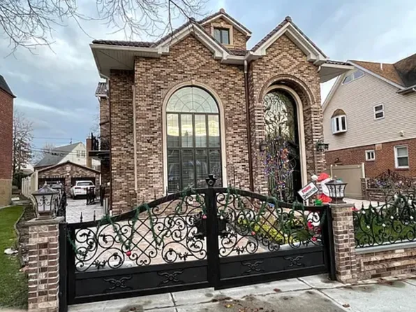 5329 196th St, Fresh Meadows, NY 11365