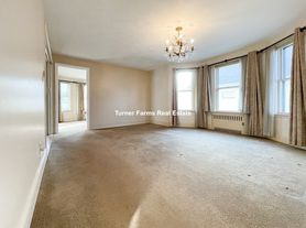 11 Bowdoin St