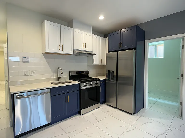 3501 S Union Ave #B — Photo 6