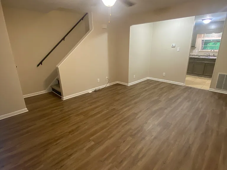 117 Royce Cir #117 — Photo 1