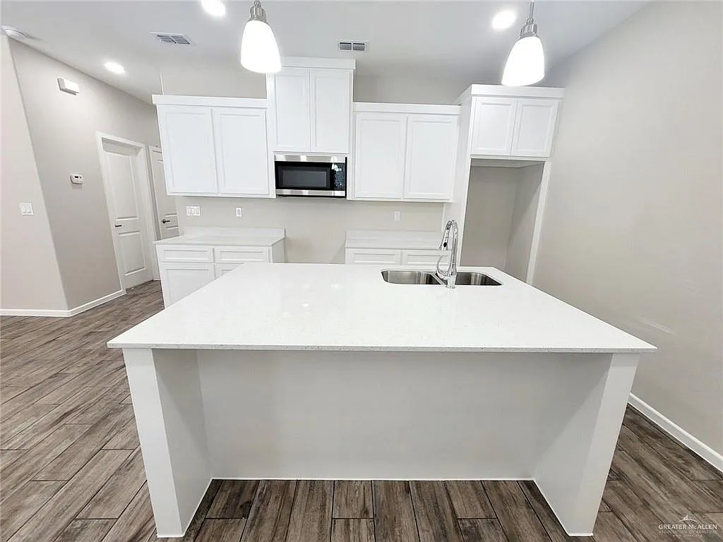 2 bed, 2.0 bath, $1,050 — Photo 4