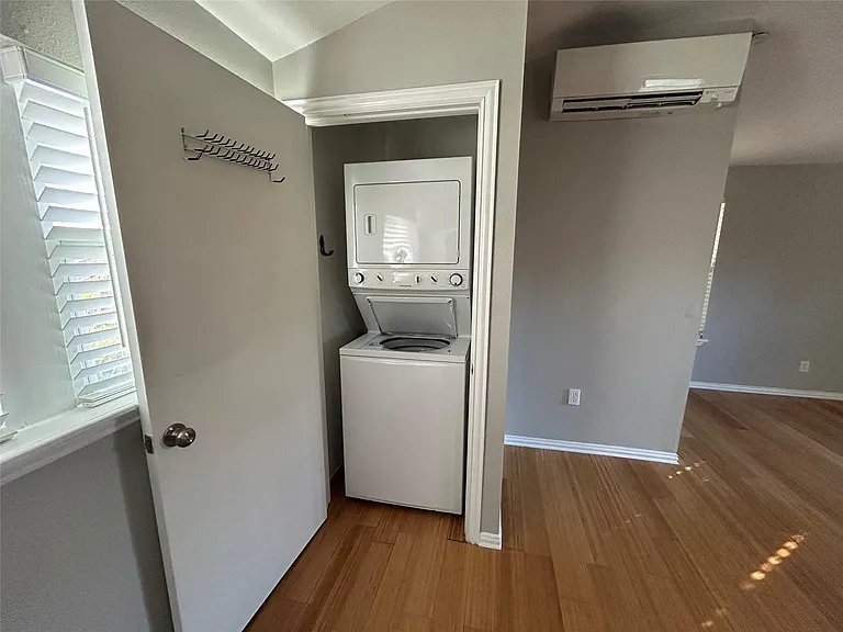 4019 Ascot Ln — Photo 5