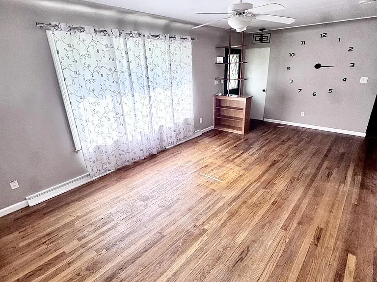 2620 Duane Dr — Photo 2
