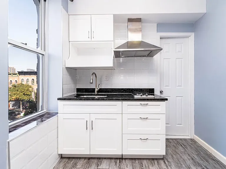 252 Irving Ave #3L — Photo 6