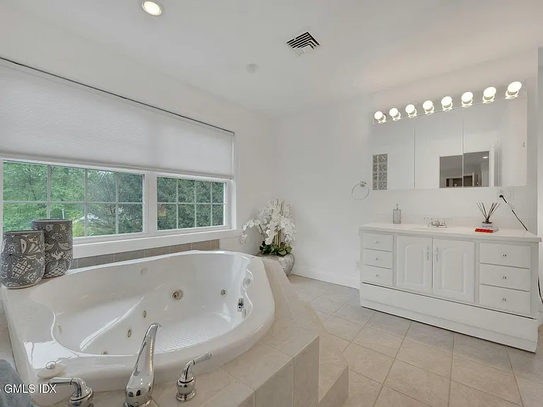 68 Hillcrest Park Rd — Photo 34