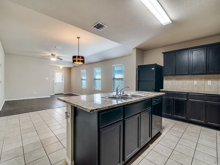 2302 Tombstone Rd — Photo 4
