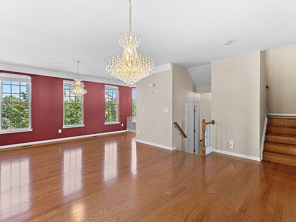 Living room/dining room