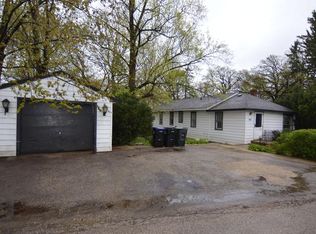 514 Clement Lodge Rd, McHenry, IL 60051