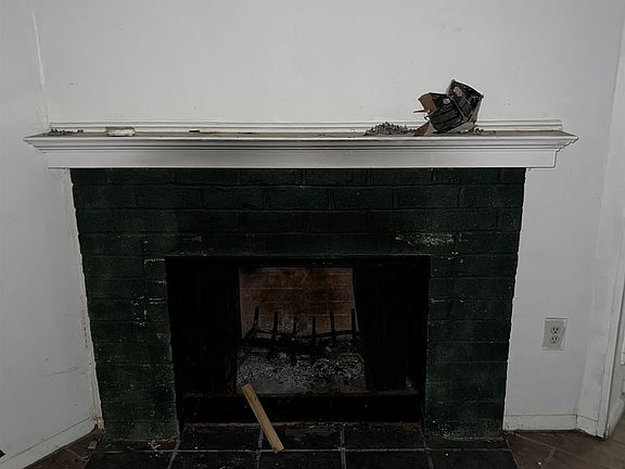 4th image of 4878 Chesterwood Ct