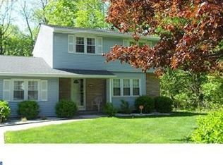 27 Great Woods Dr, Ewing, NJ 08618