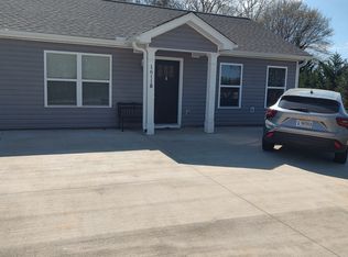 1611 N Green River Rd #B, Gaffney, SC 29341