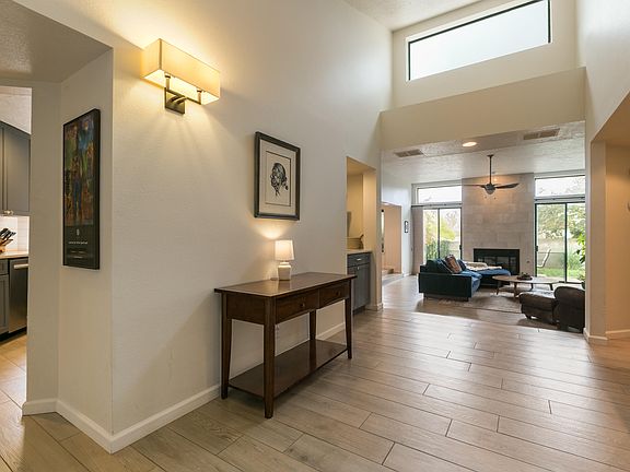 5th image of 5913 Canyon Vista Dr NE