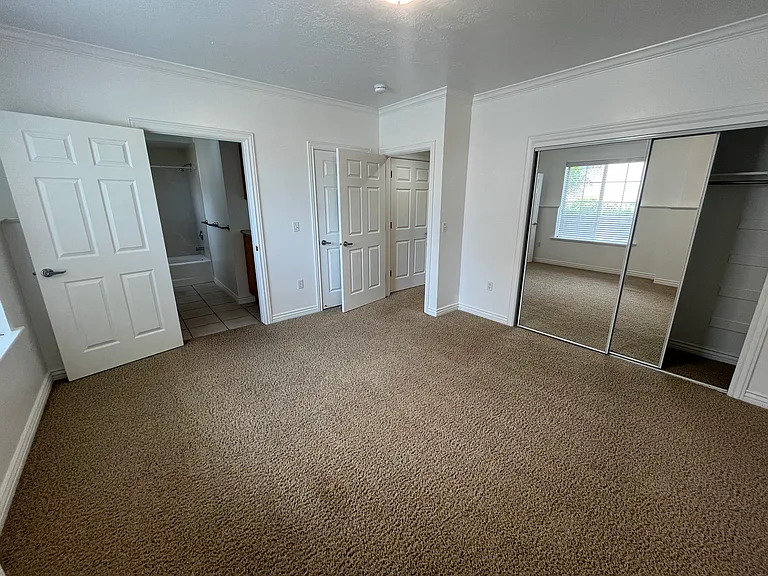 242 N 500 W #101 — Photo 9