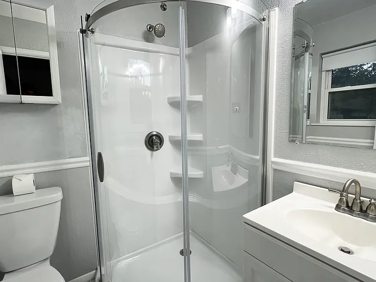 1004 Russell Ln — Photo 22